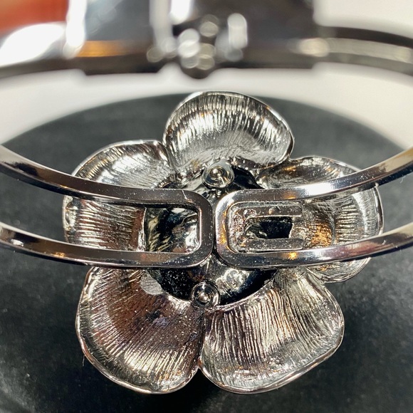 Vintage Rose & Crystals Gunmetal Hinge Bracelet, Black / Gray - Picture 8 of 15
